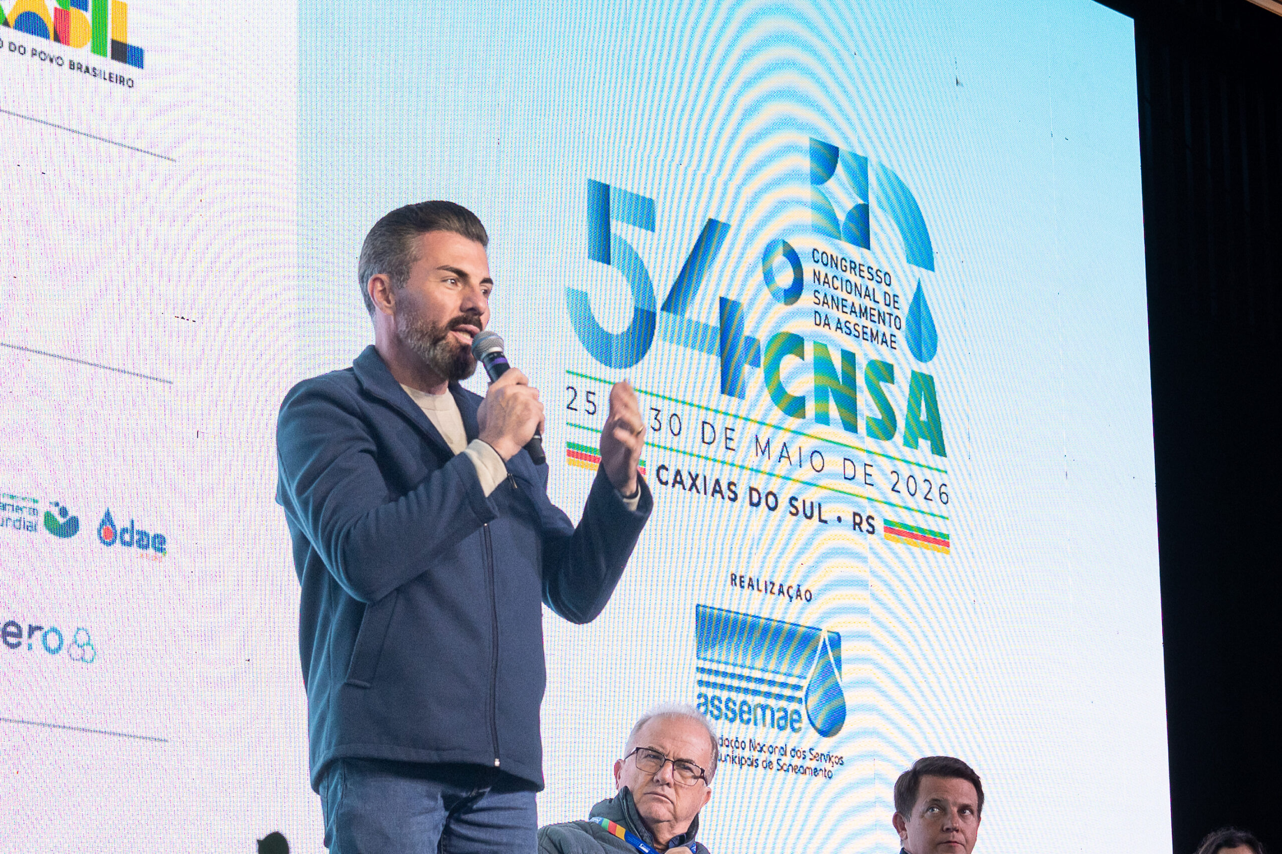Estande da Agesan-RS reuniu delegações municipais e profissionais da área no Congresso da Assemae
